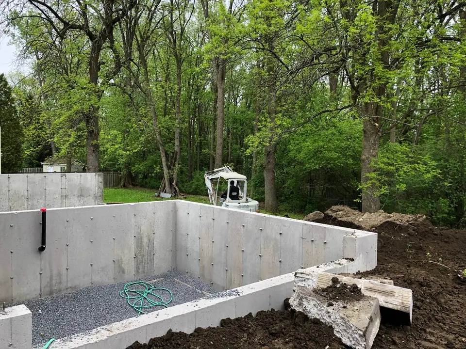 Foundation Wall — photo 8